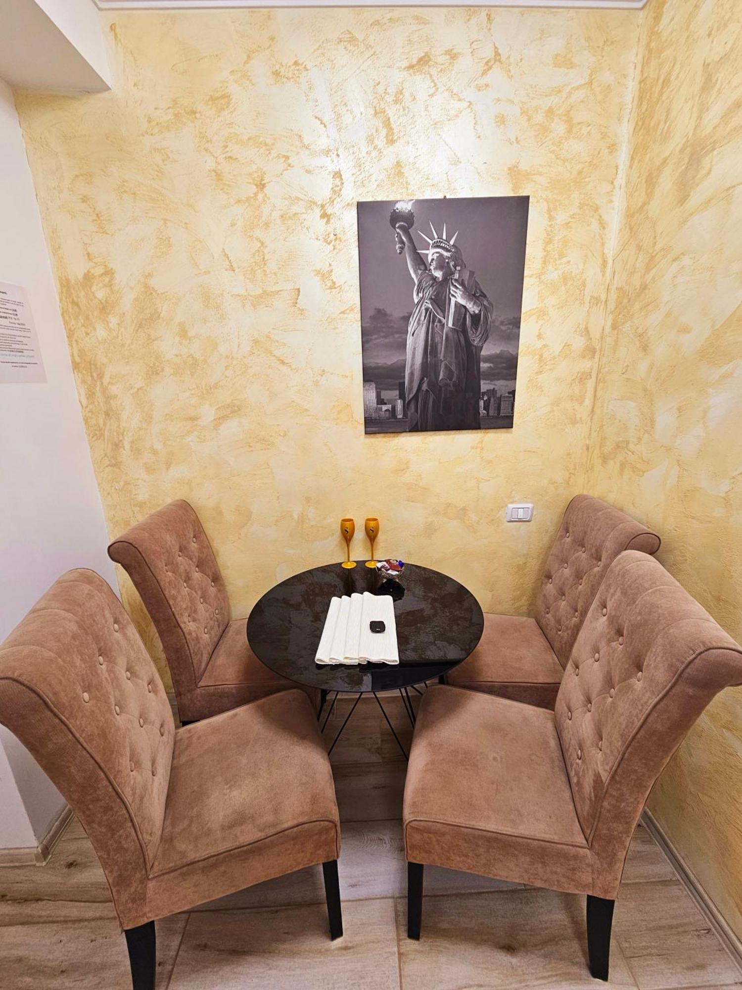 Andrew'S Apartment Central 마마이아 외부 사진