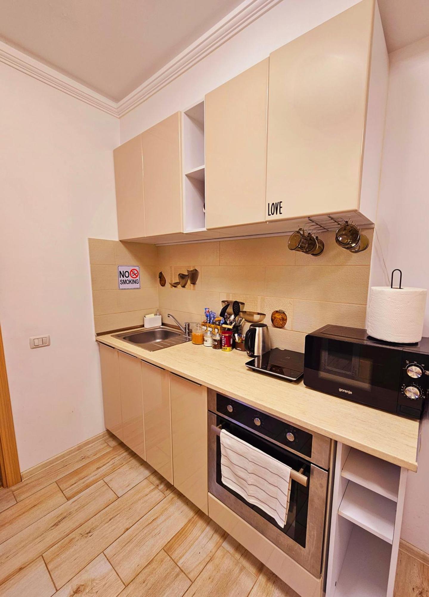 Andrew'S Apartment Central 마마이아 외부 사진